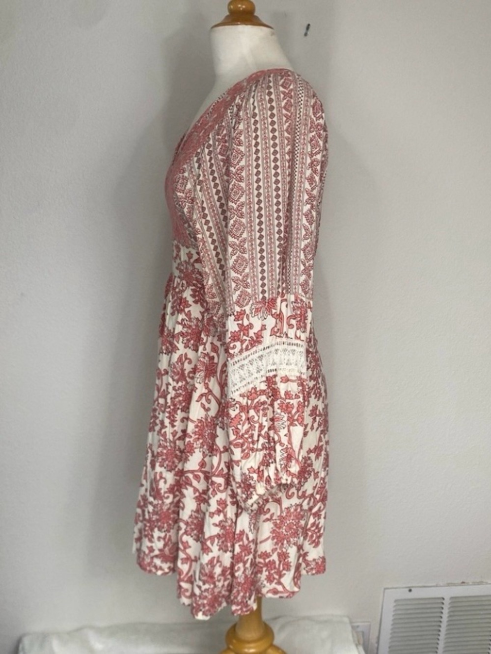 Sincerely Jules Women Peach Cream Floral Embroidered Mini Dress Size Medium Boho - Picture 2 of 14